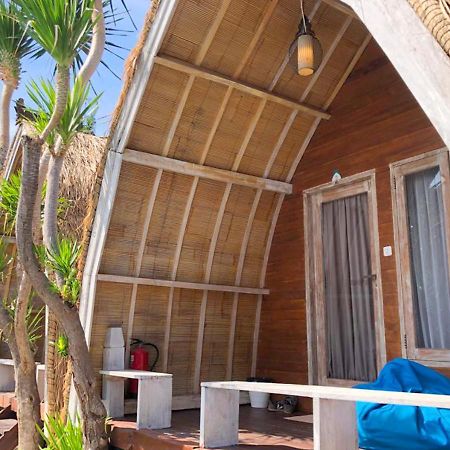 Paradesa Villa Gili Trawangan Exterior photo