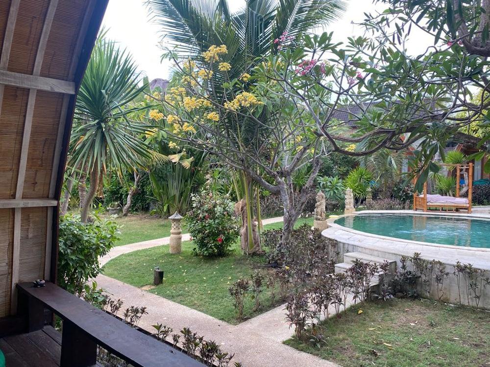 Paradesa Villa Gili Trawangan Exterior photo